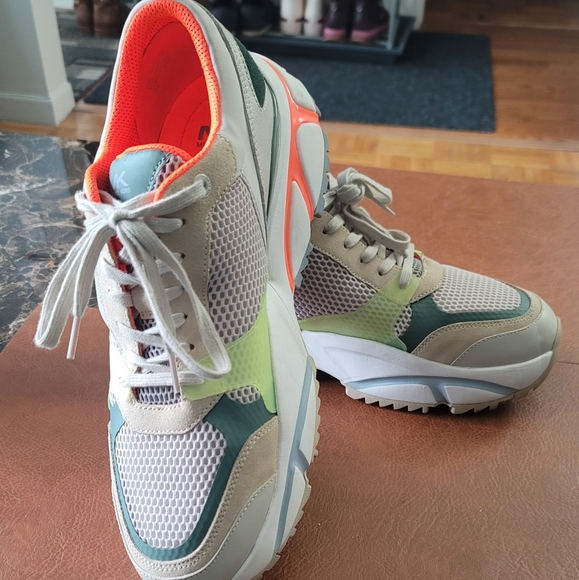 Michael kors running shoes - Picture 1 of 5